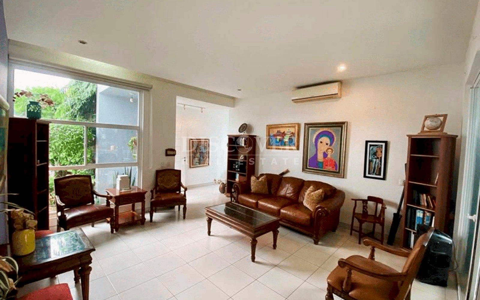  Modern house for sale in Las Colinas 