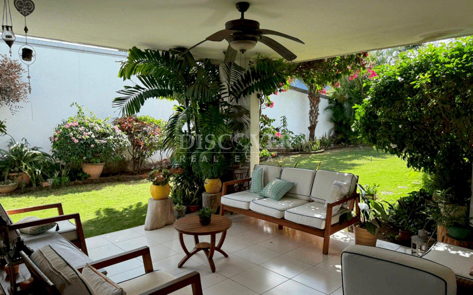  Modern house for sale in Las Colinas 