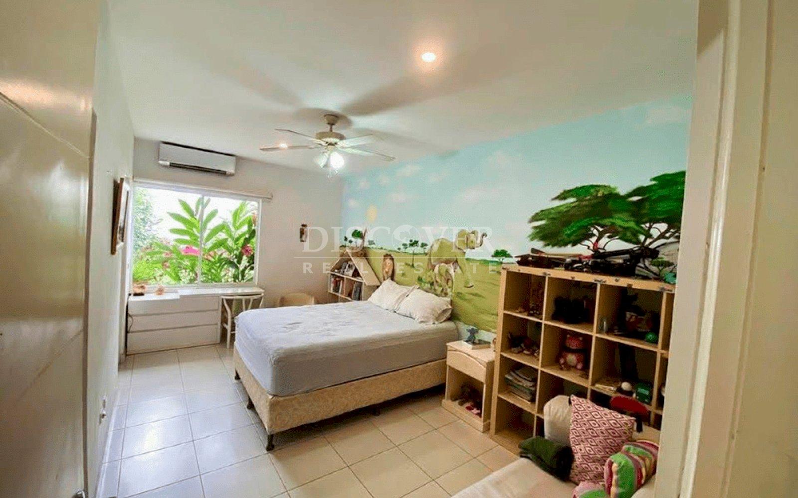  Modern house for sale in Las Colinas 