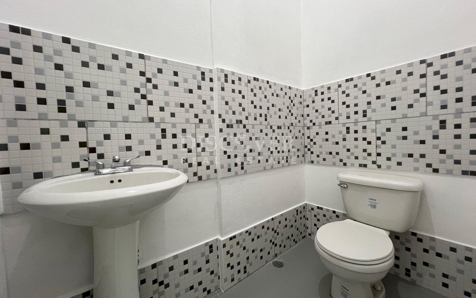  Commercial space for rent in a plaza - Santo Domingo 