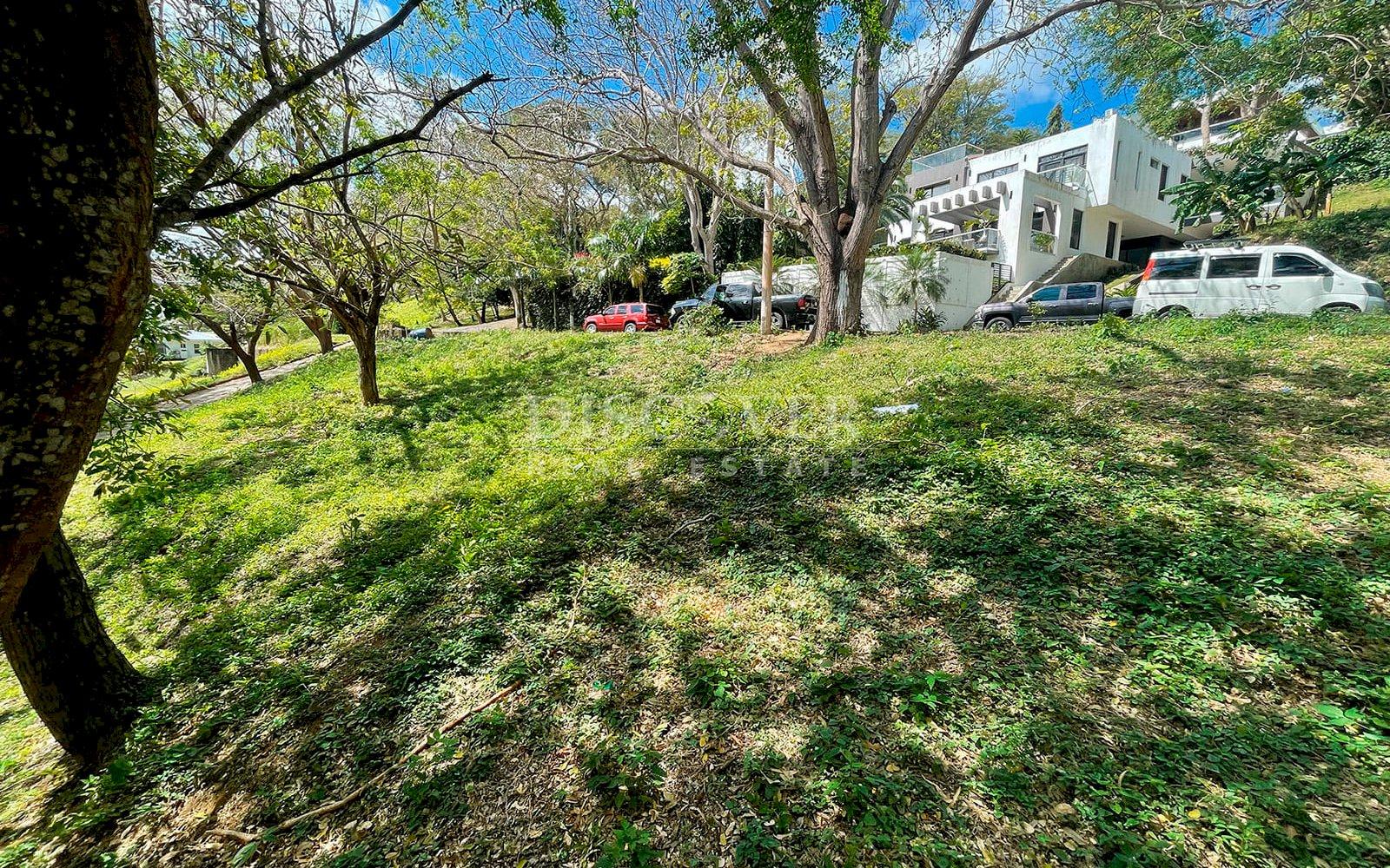  Lot for Sale in Villa Fontana 