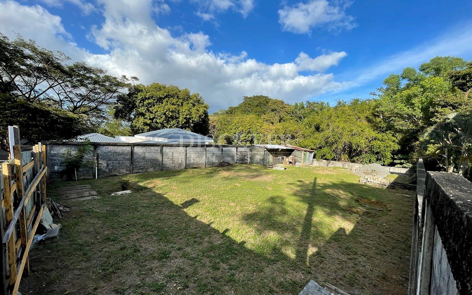  Improved lot for sale in Villa Fontana Sur
