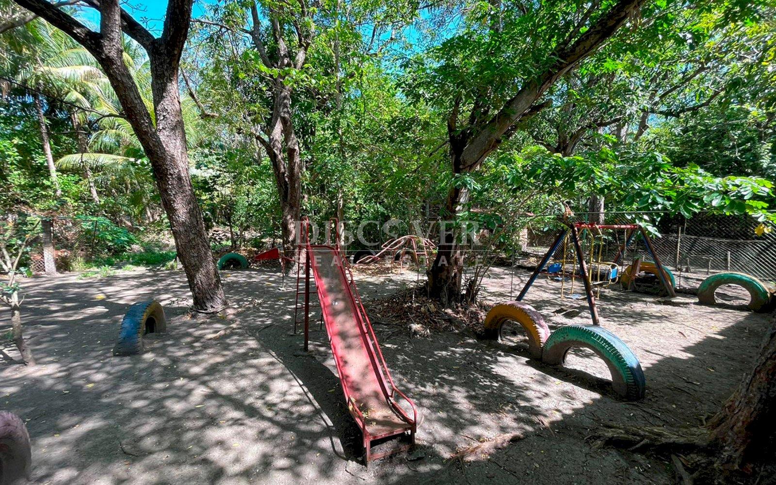  Casa Quinta with large yard for sale - Carretera Vieja a Leon