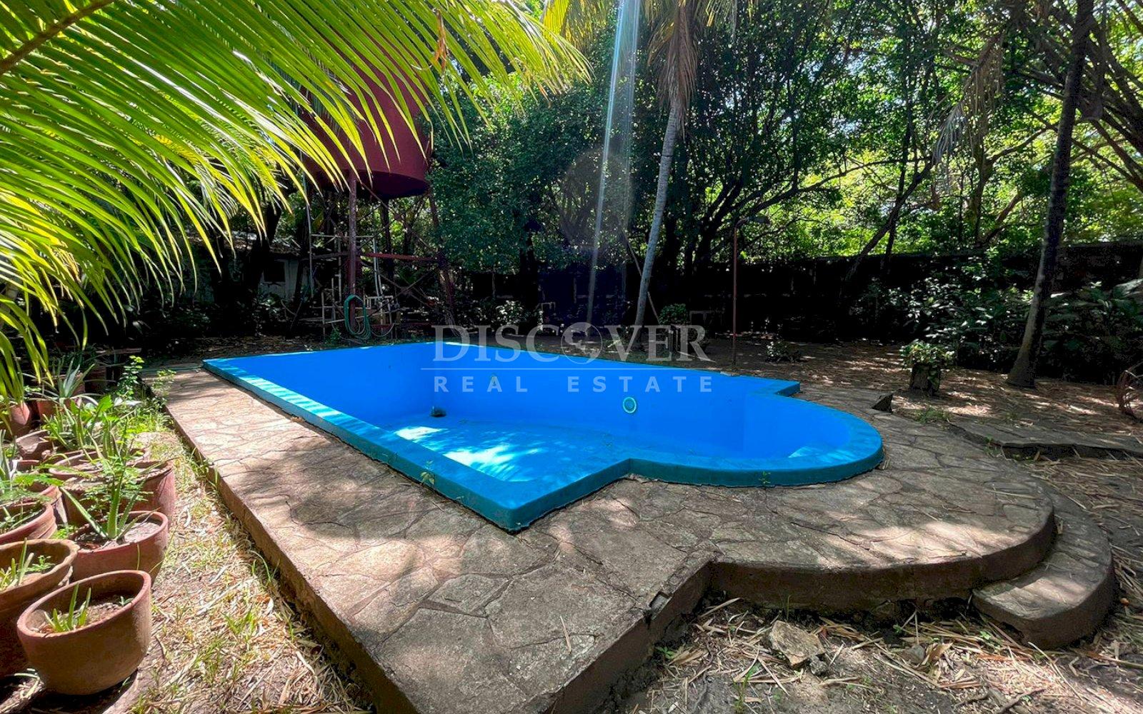  Casa Quinta with large yard for sale - Carretera Vieja a Leon