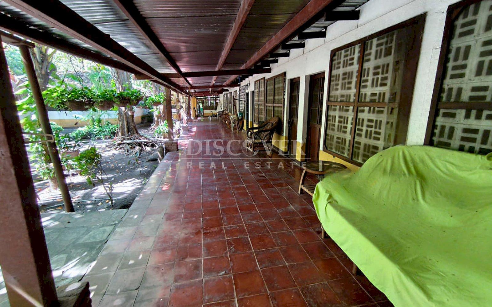  Casa Quinta with large yard for sale - Carretera Vieja a Leon