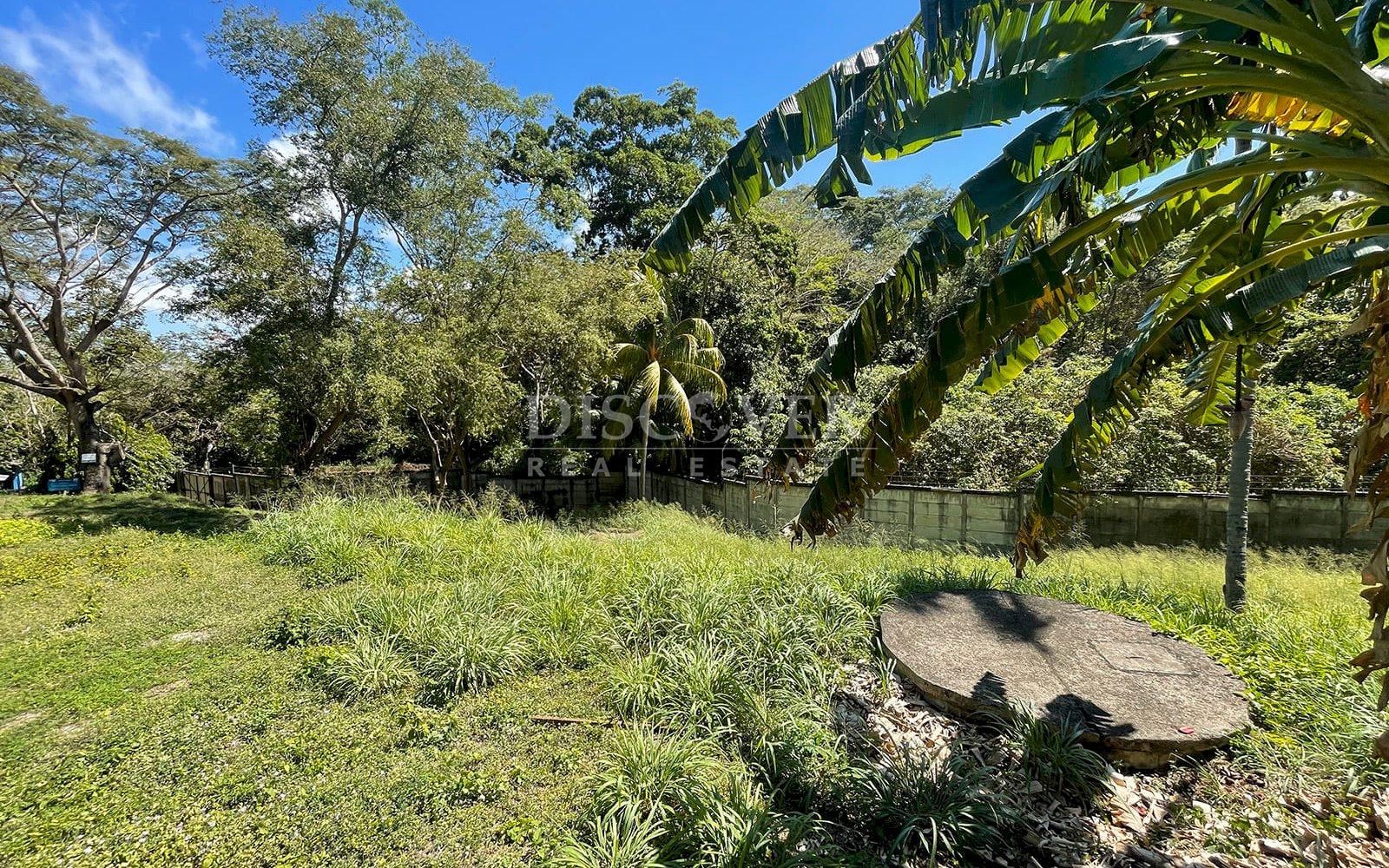  Lot for sale in Villa Fontana