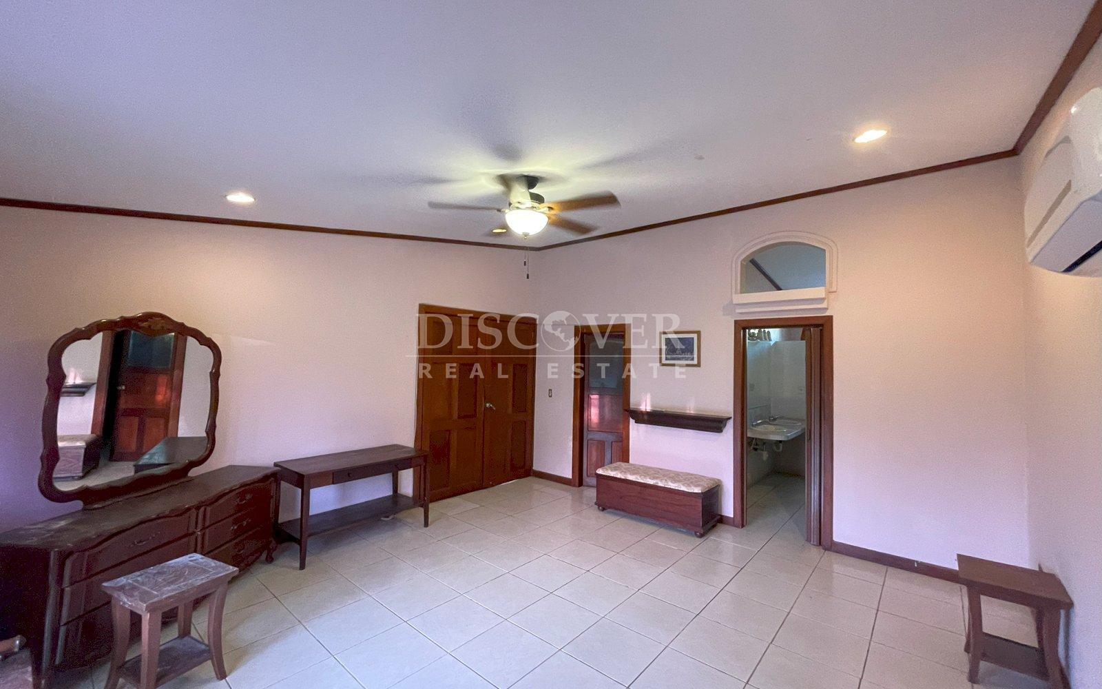  House for Rent for Residential Use - Villa Fontana