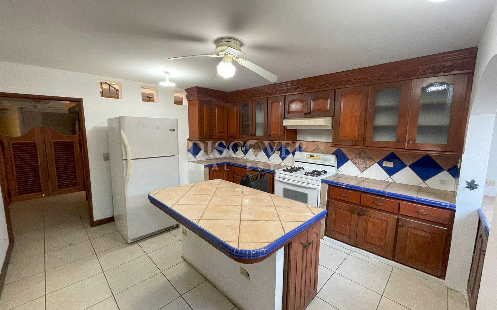  House for Rent for Residential Use - Villa Fontana