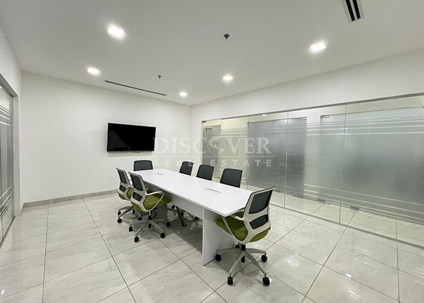  Office for rent in Pista Suburbana