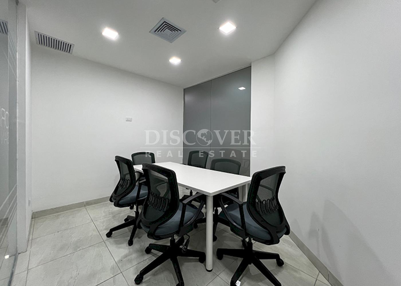  Office for rent in Pista Suburbana