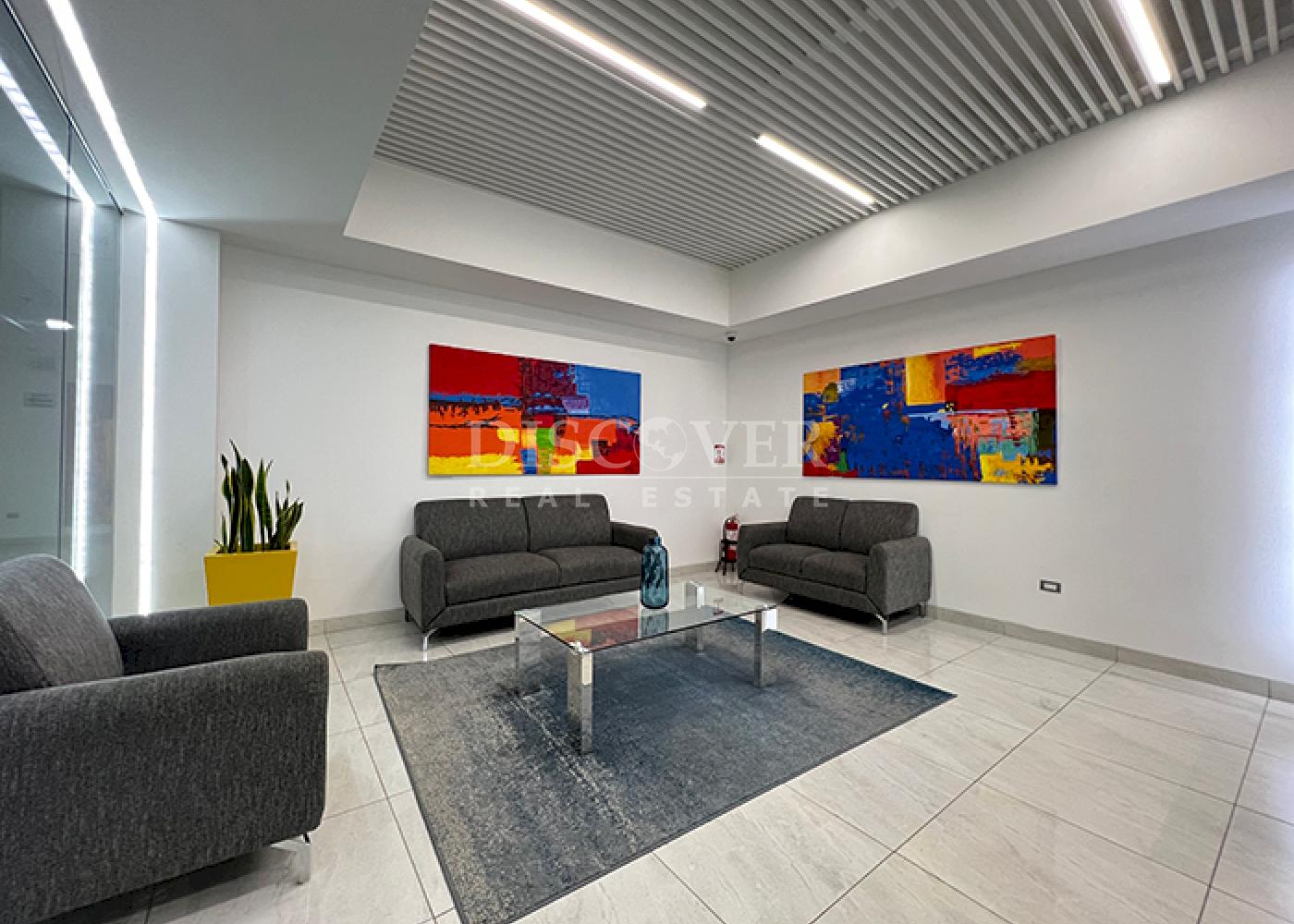  Office for rent in Pista Suburbana