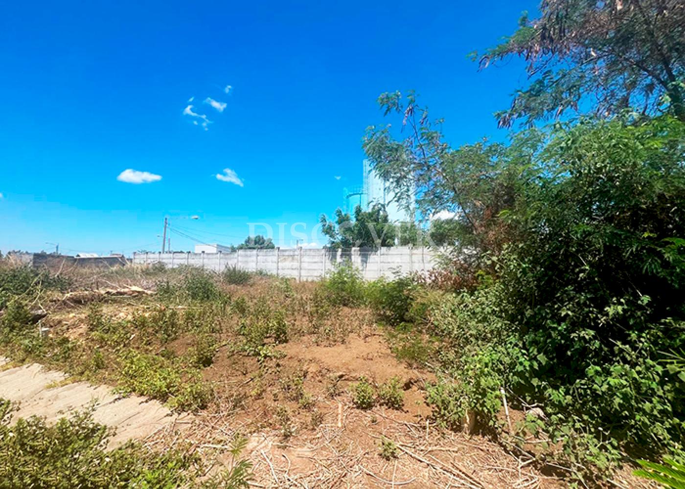 Land for sale located in a residential area in Carretera Norte