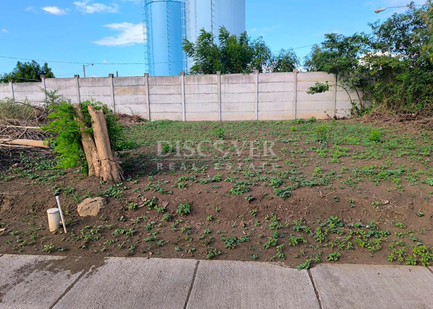 Land for sale located in a residential area in Carretera Norte