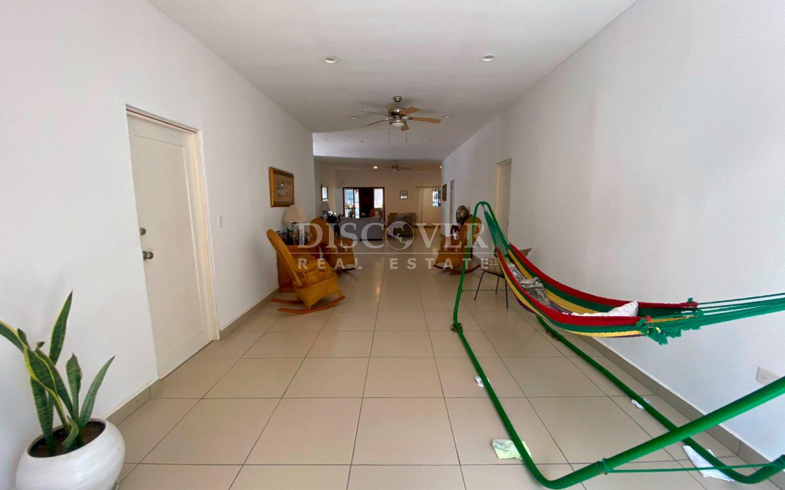  Spacious house for sale in Santo Domingo 