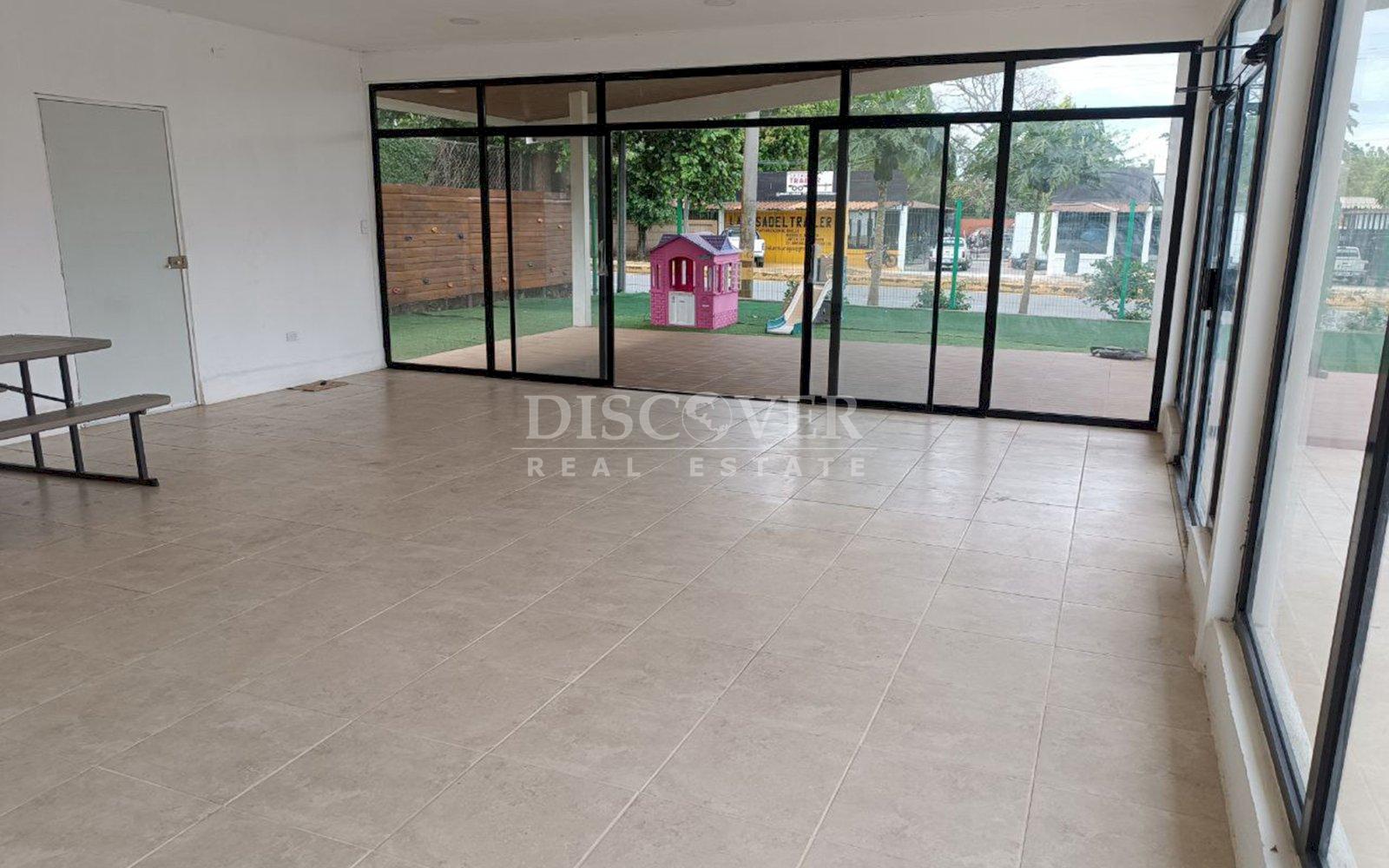  Commercial modules for rent in a plaza located in Carretera a Masaya