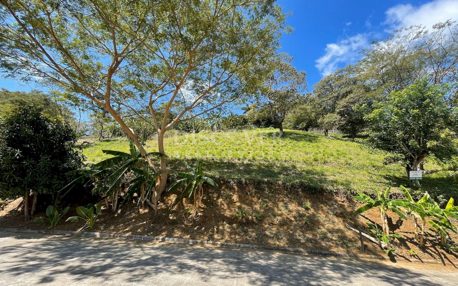  Lots for sale with Spectacular Lake Views