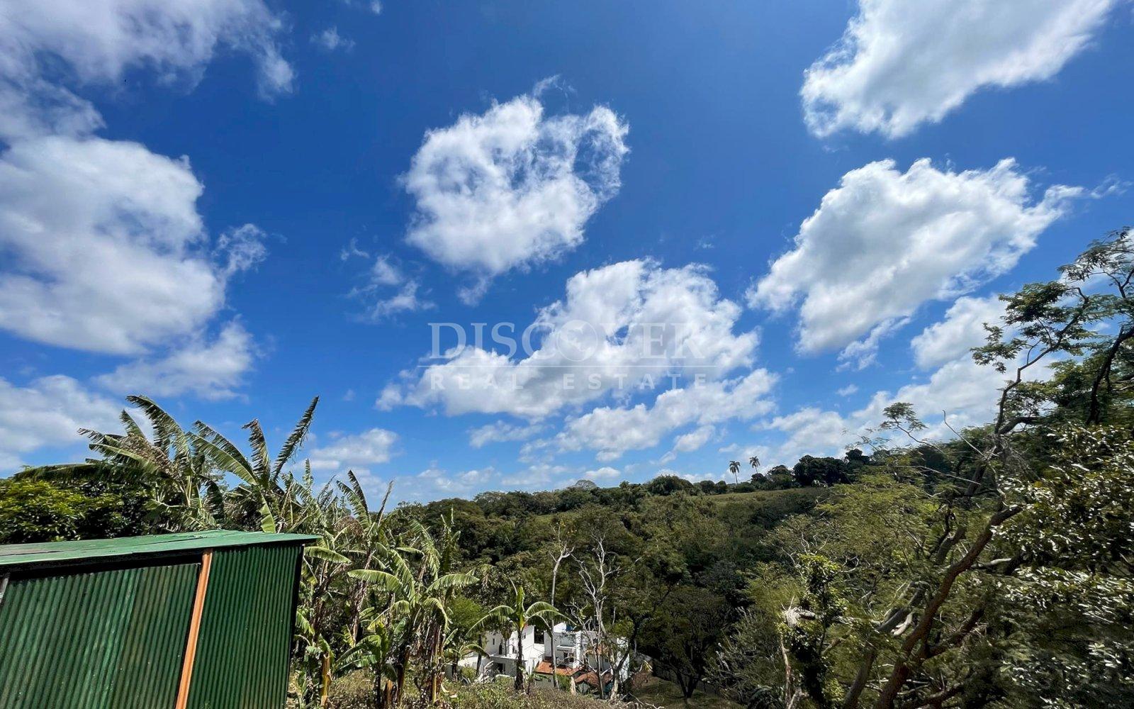  Lots for sale with Spectacular Lake Views