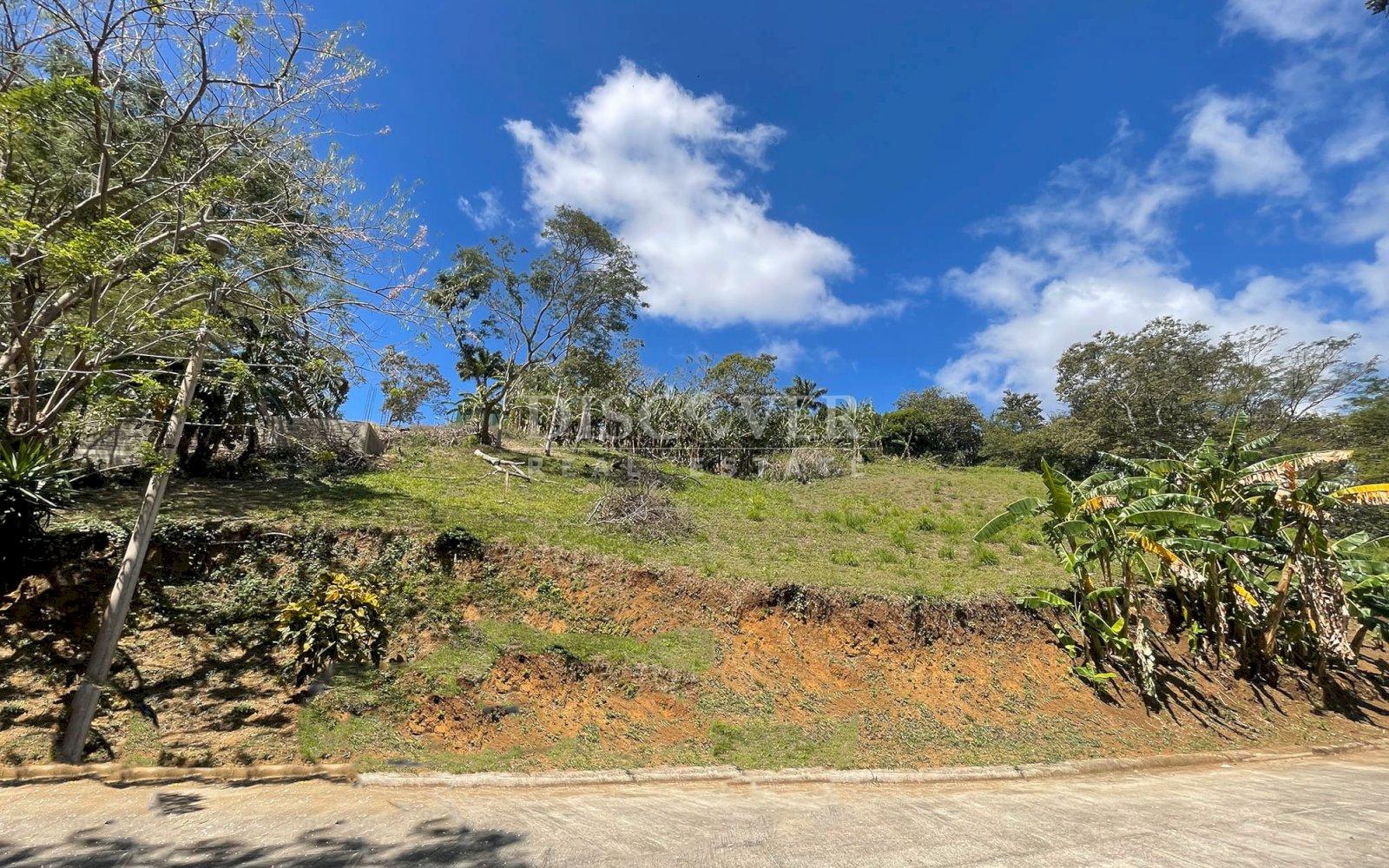  Lots for sale with Spectacular Lake Views