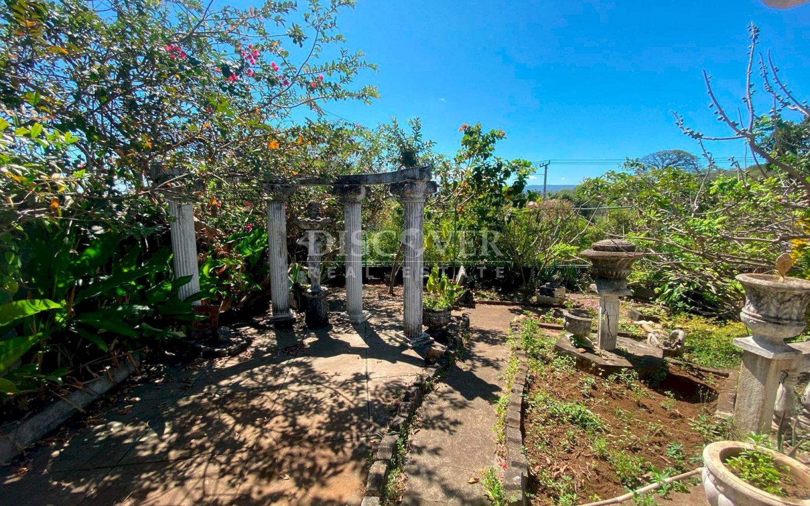  Investment Opportunity on the South Highway - Land with Potential for Rebuilding