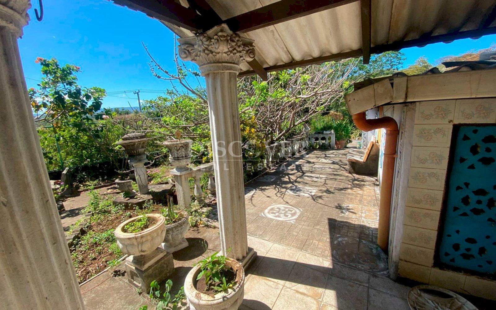  Investment Opportunity on the South Highway - Land with Potential for Rebuilding