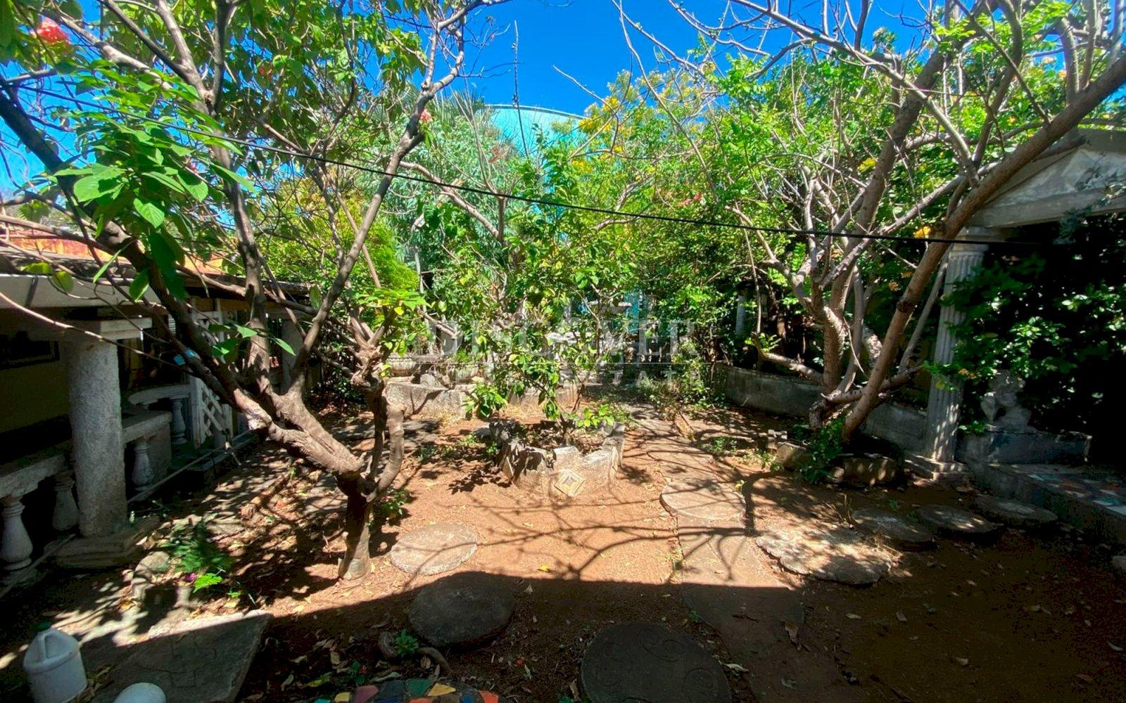  Investment Opportunity on the South Highway - Land with Potential for Rebuilding