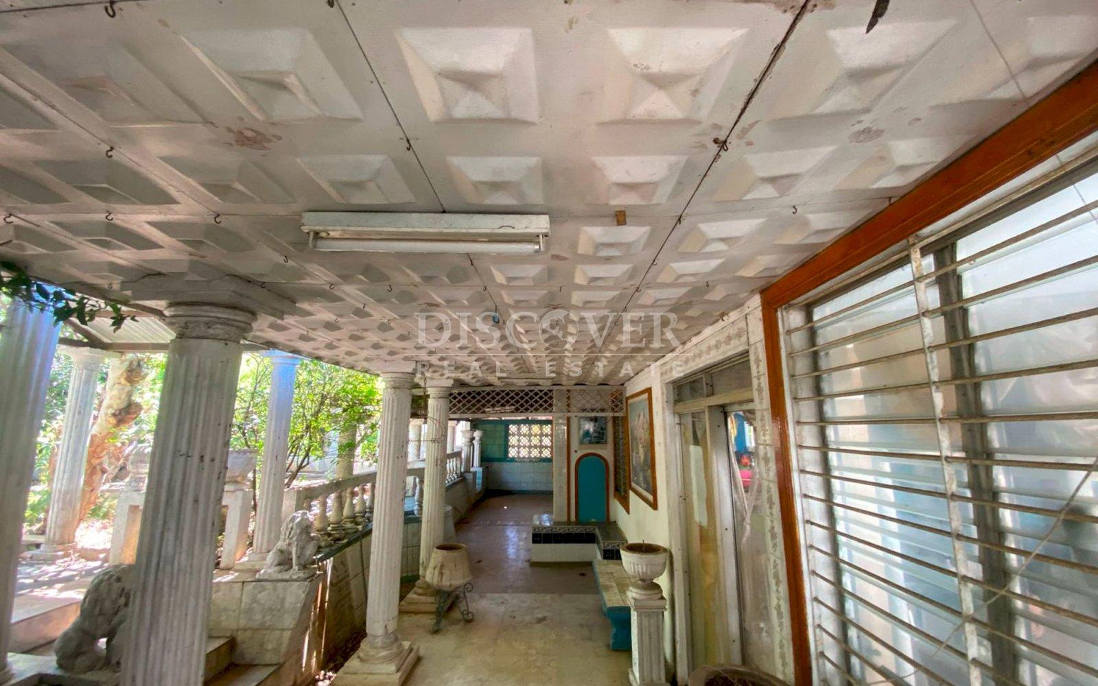  Investment Opportunity on the South Highway - Land with Potential for Rebuilding