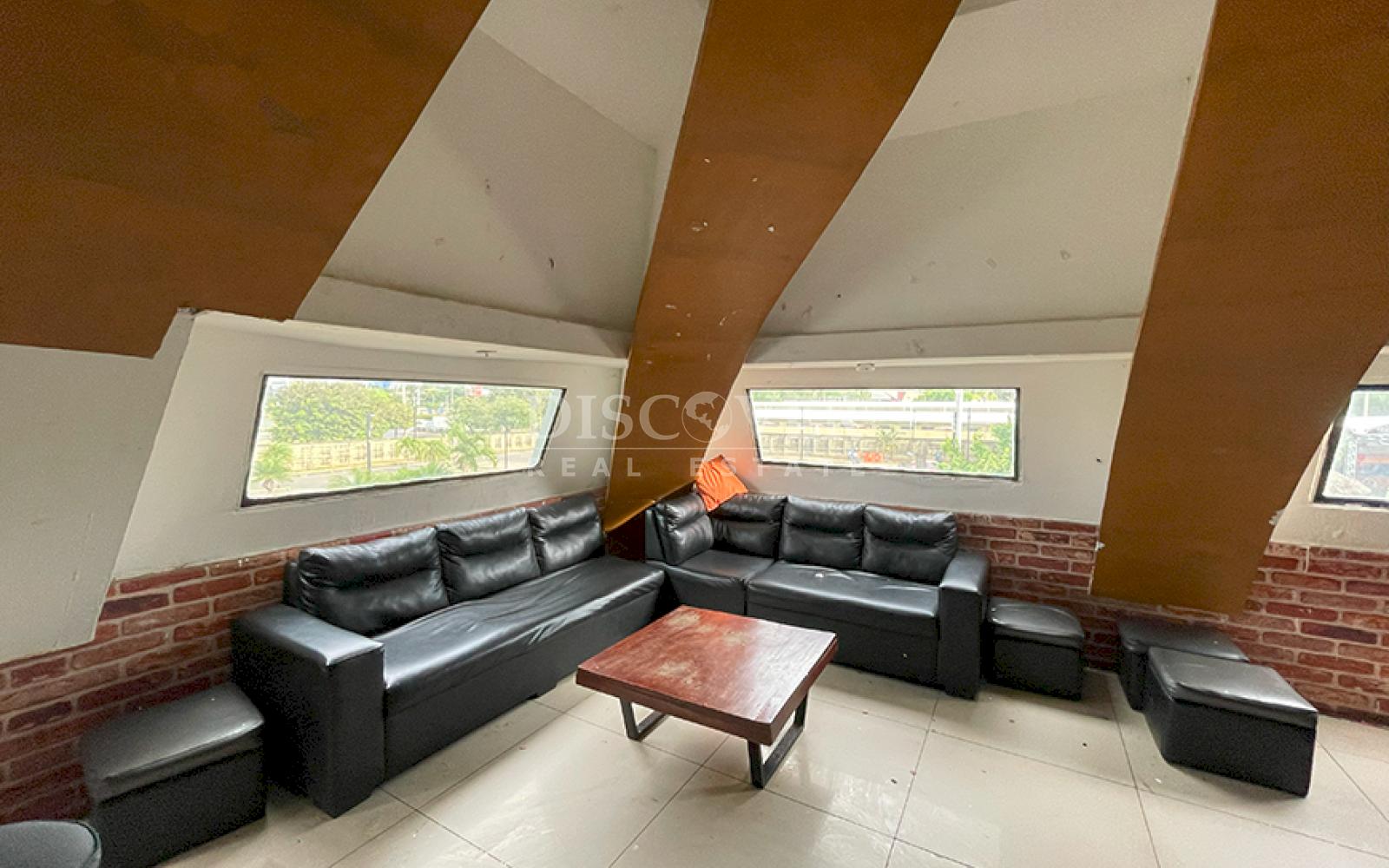  Commercial Property for Sale in Avenida Universitaria