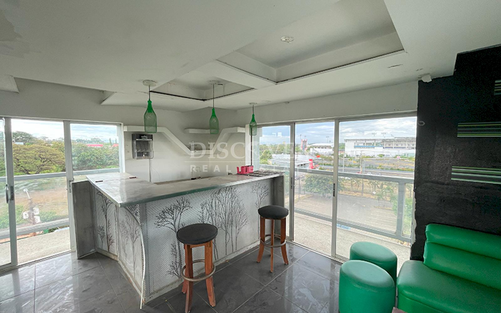  Commercial Property for Sale in Avenida Universitaria