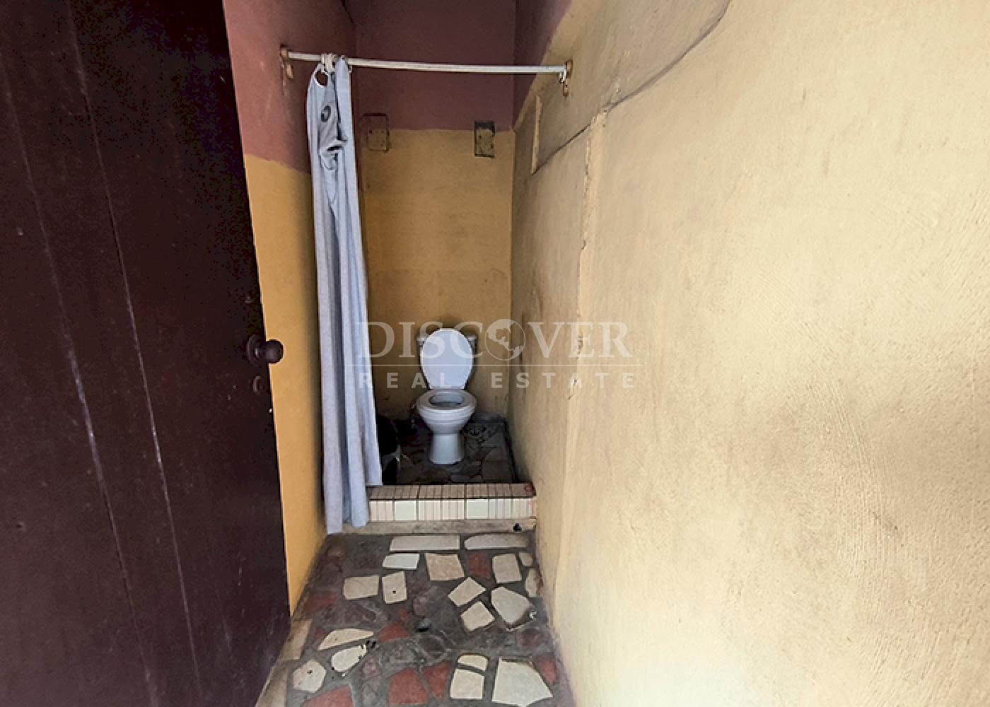  For sale house with Residential or Commercial Potential in Grenada