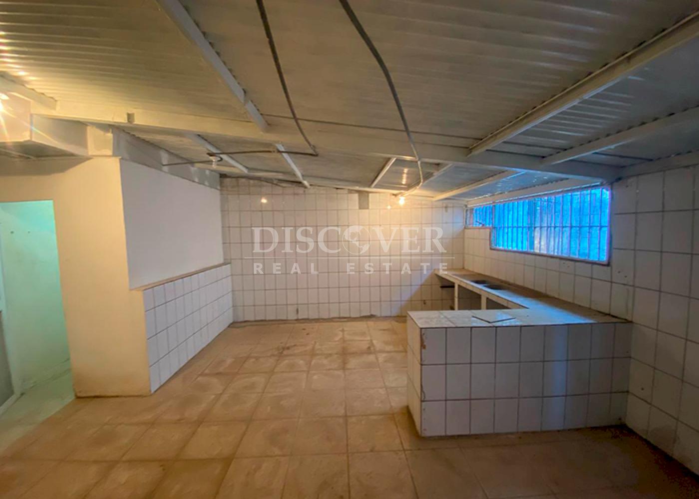  Module for rent located in front Carretera Sur