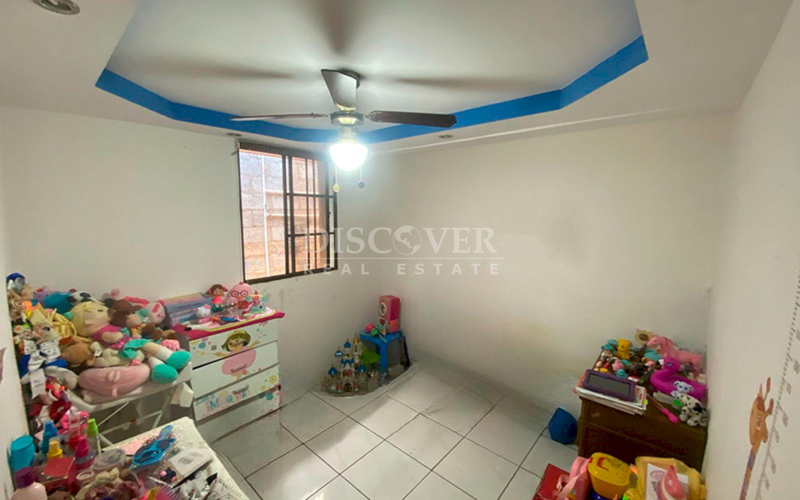  Spacious house for sale in Carretera Sur