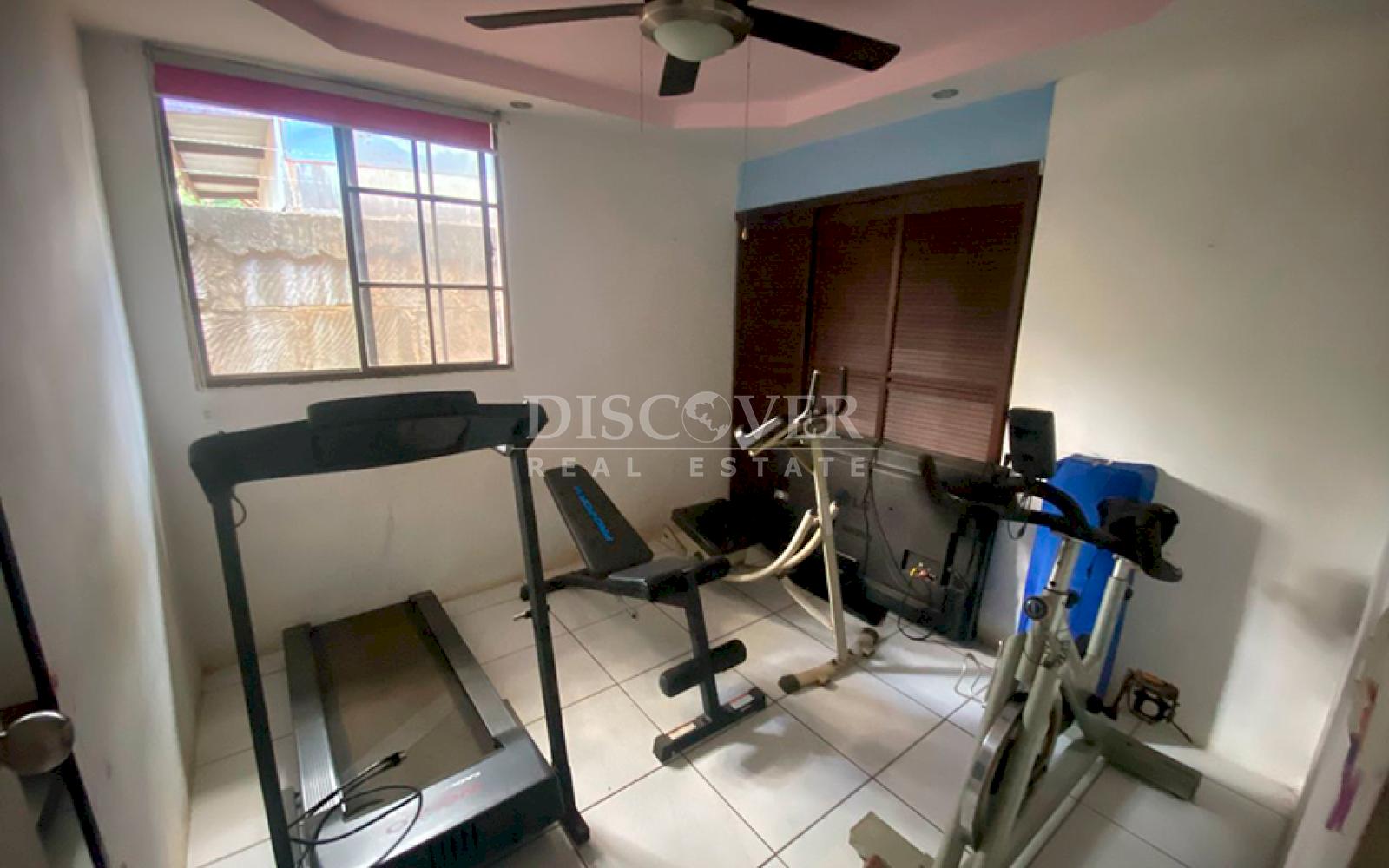  Spacious house for sale in Carretera Sur