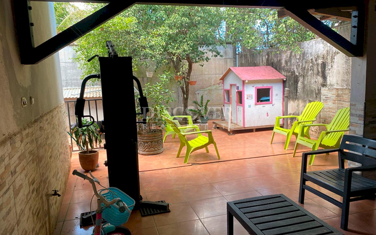  Spacious house for sale in Carretera Sur