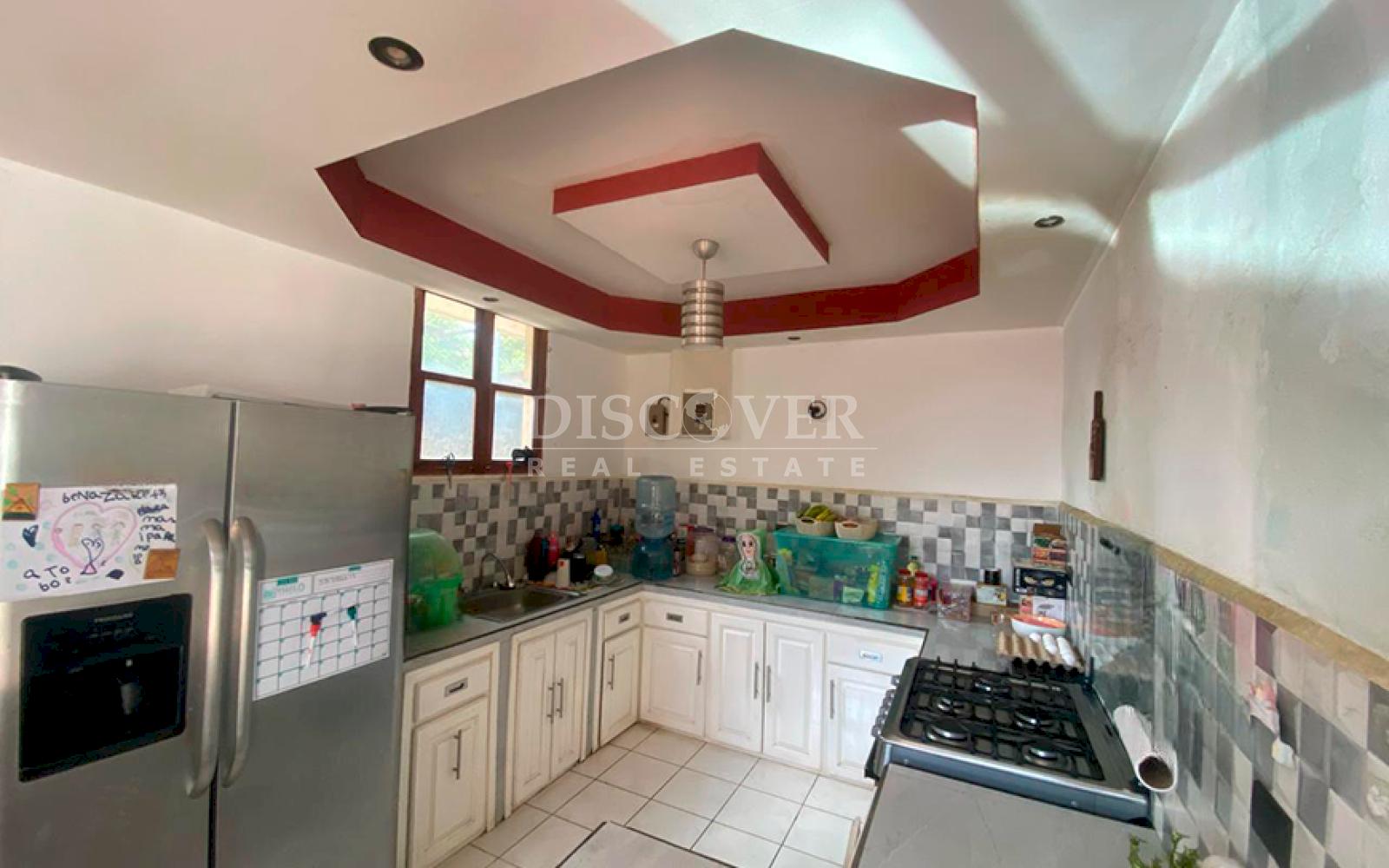  Spacious house for sale in Carretera Sur