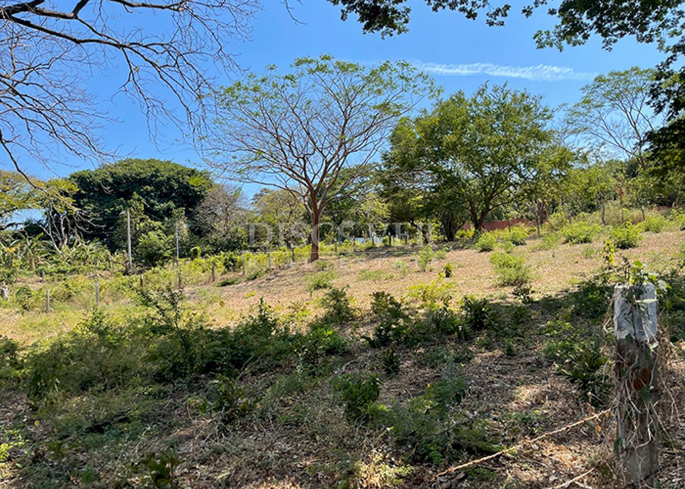  Corner lot for sale - Carretera Vieja a Leon 