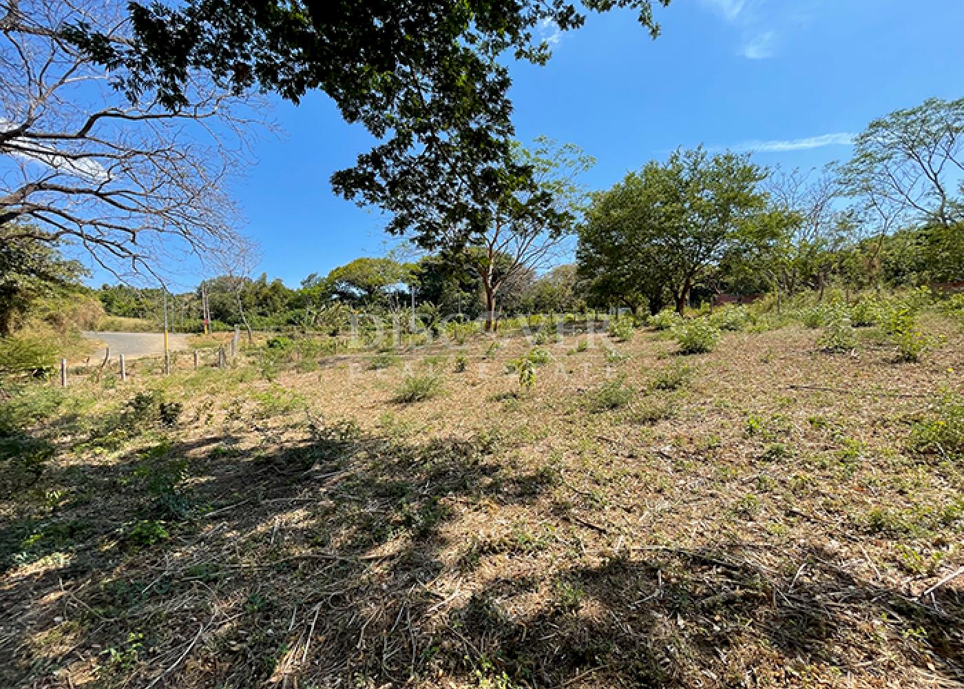  Corner lot for sale - Carretera Vieja a Leon 