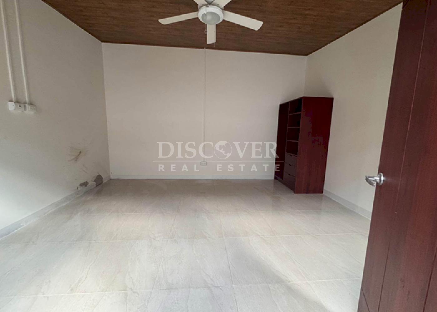 House for sale/rent in front of the track - Esteli 