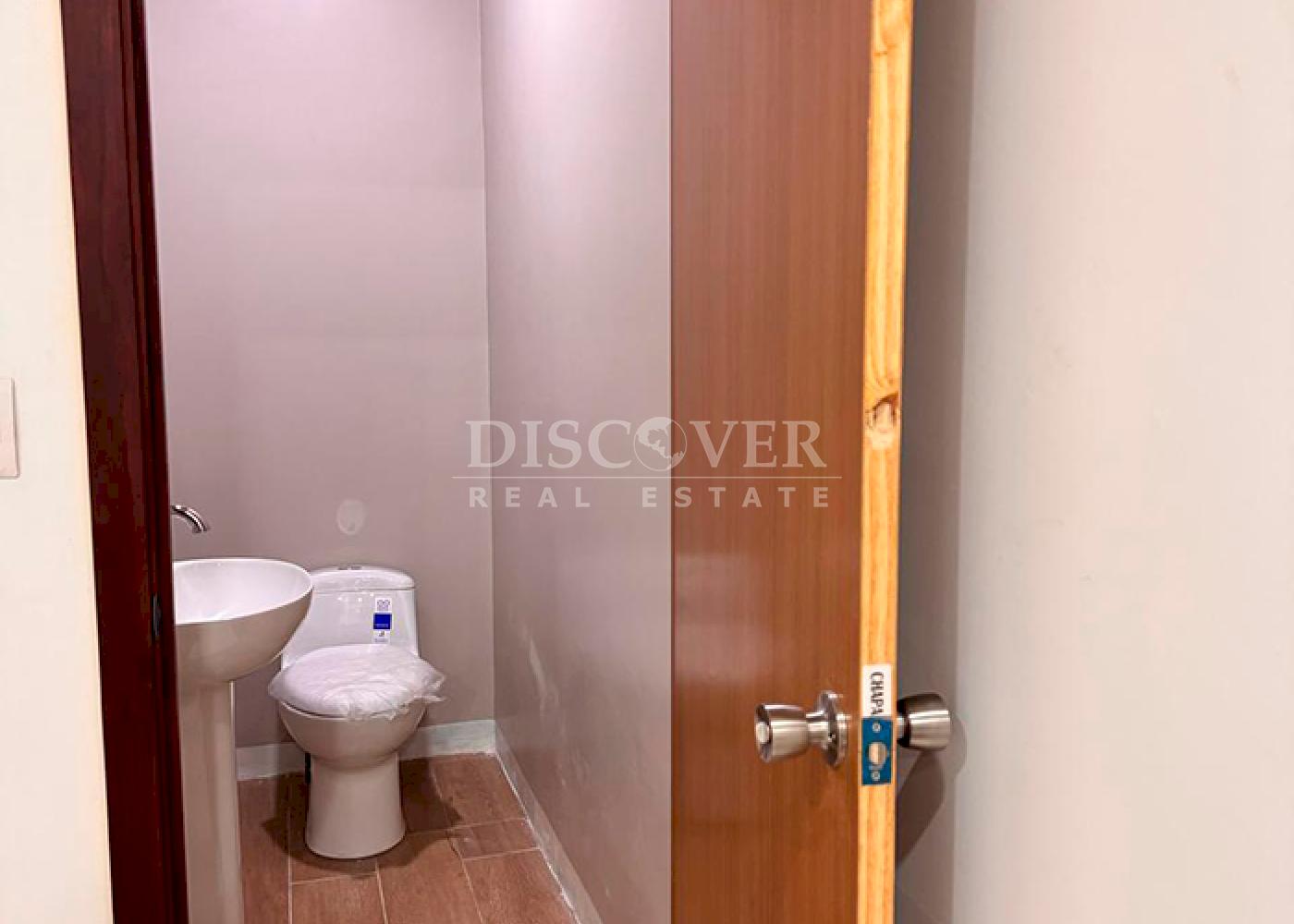 House for sale/rent in front of the track - Esteli 