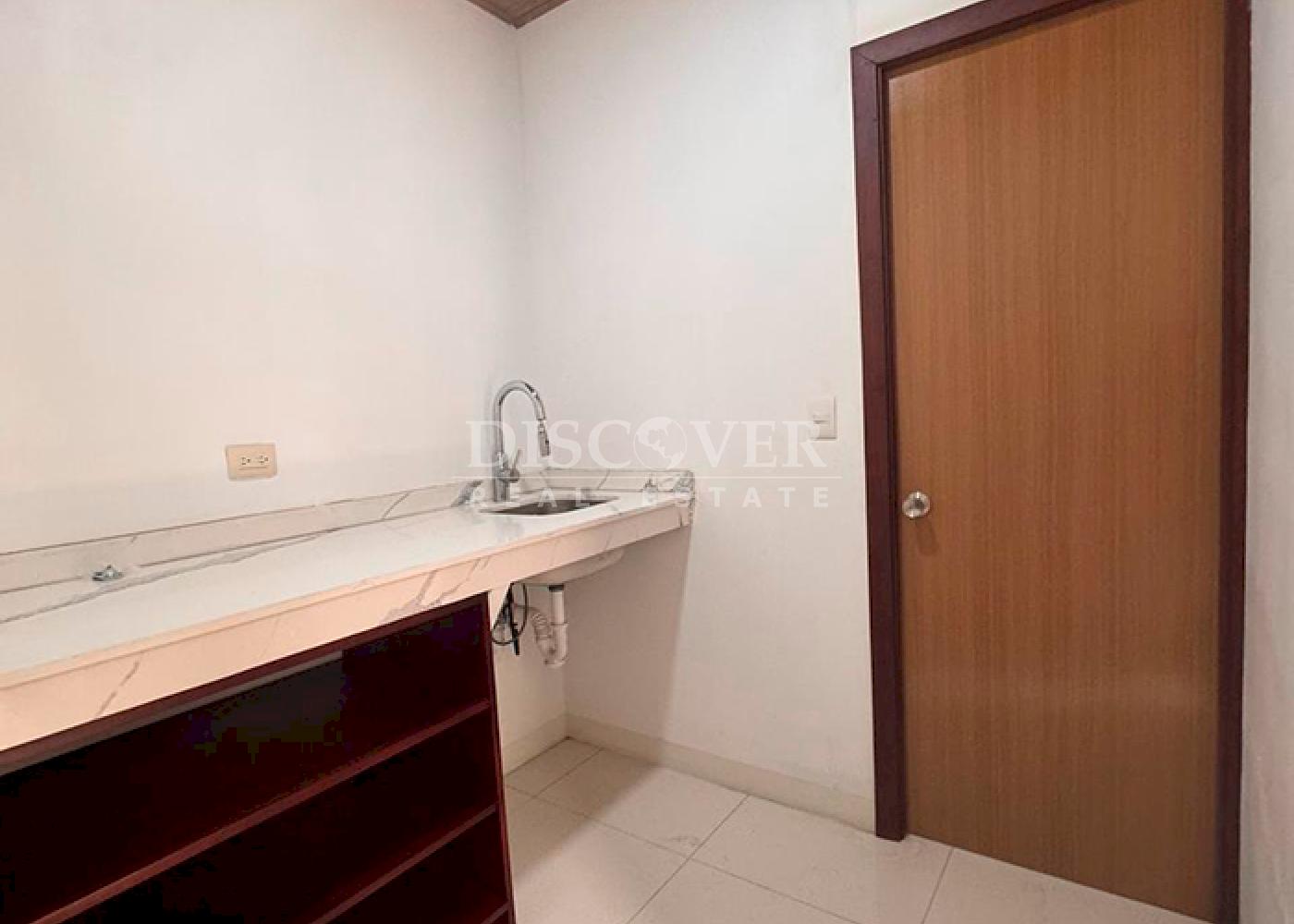 House for sale/rent in front of the track - Esteli 