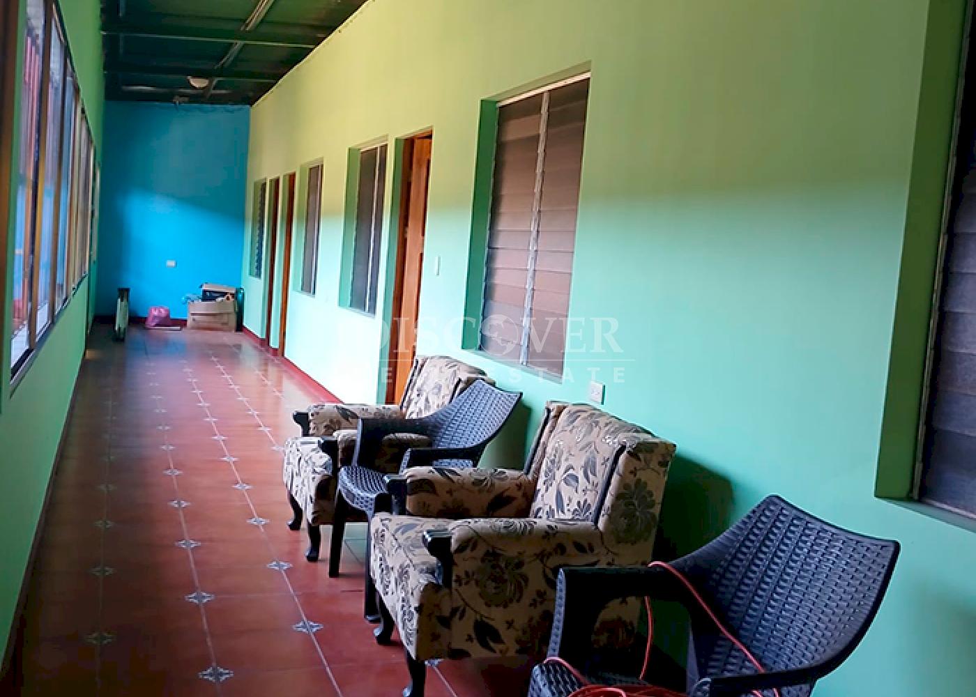 House for sale with large yard in Rivas