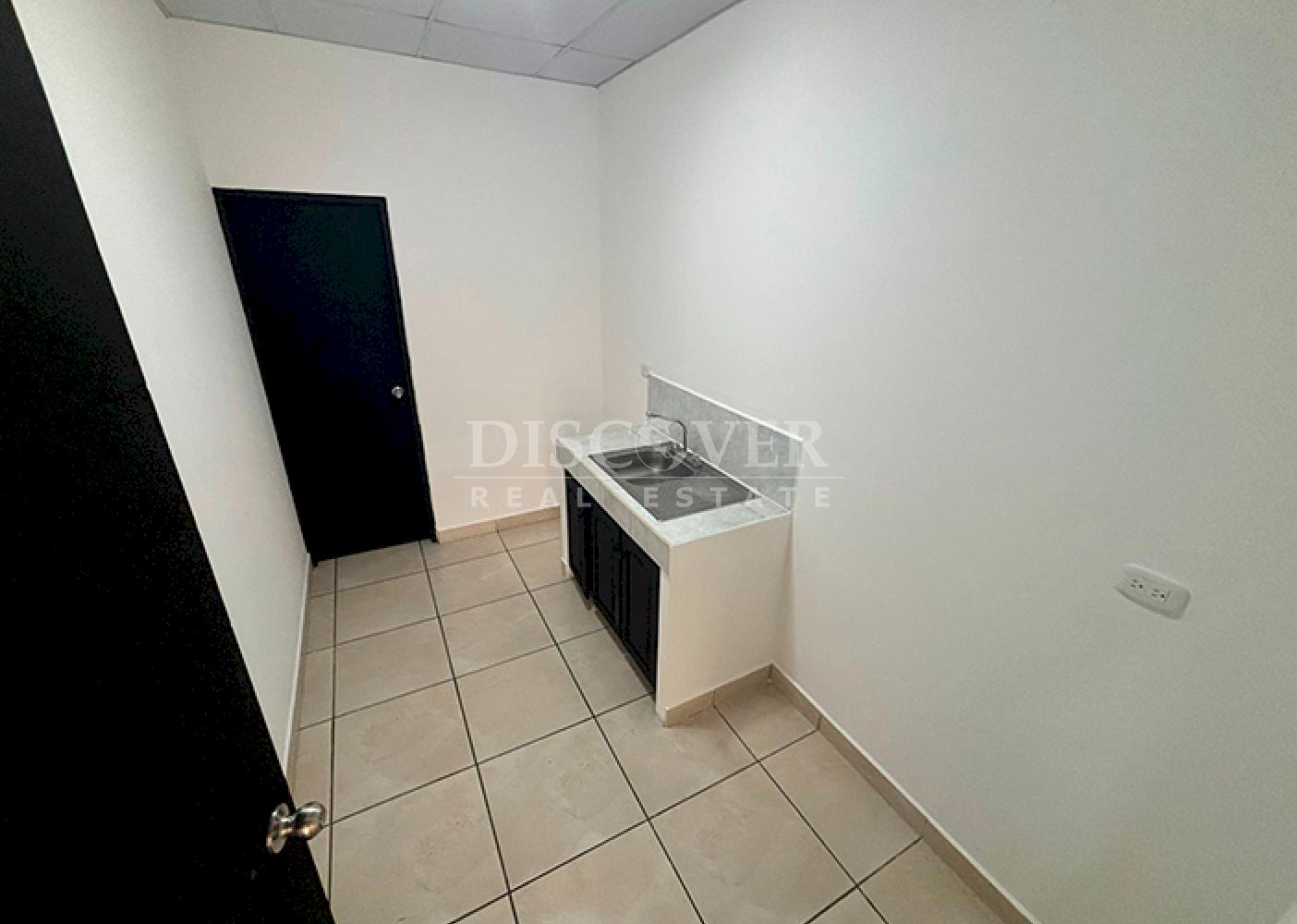  Module for rent in building located in Altamira 