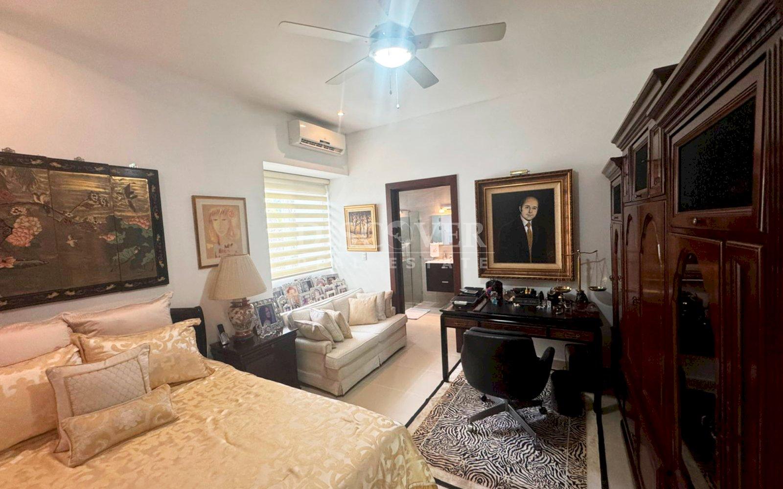  Elegant house with pool in Santo Domingo