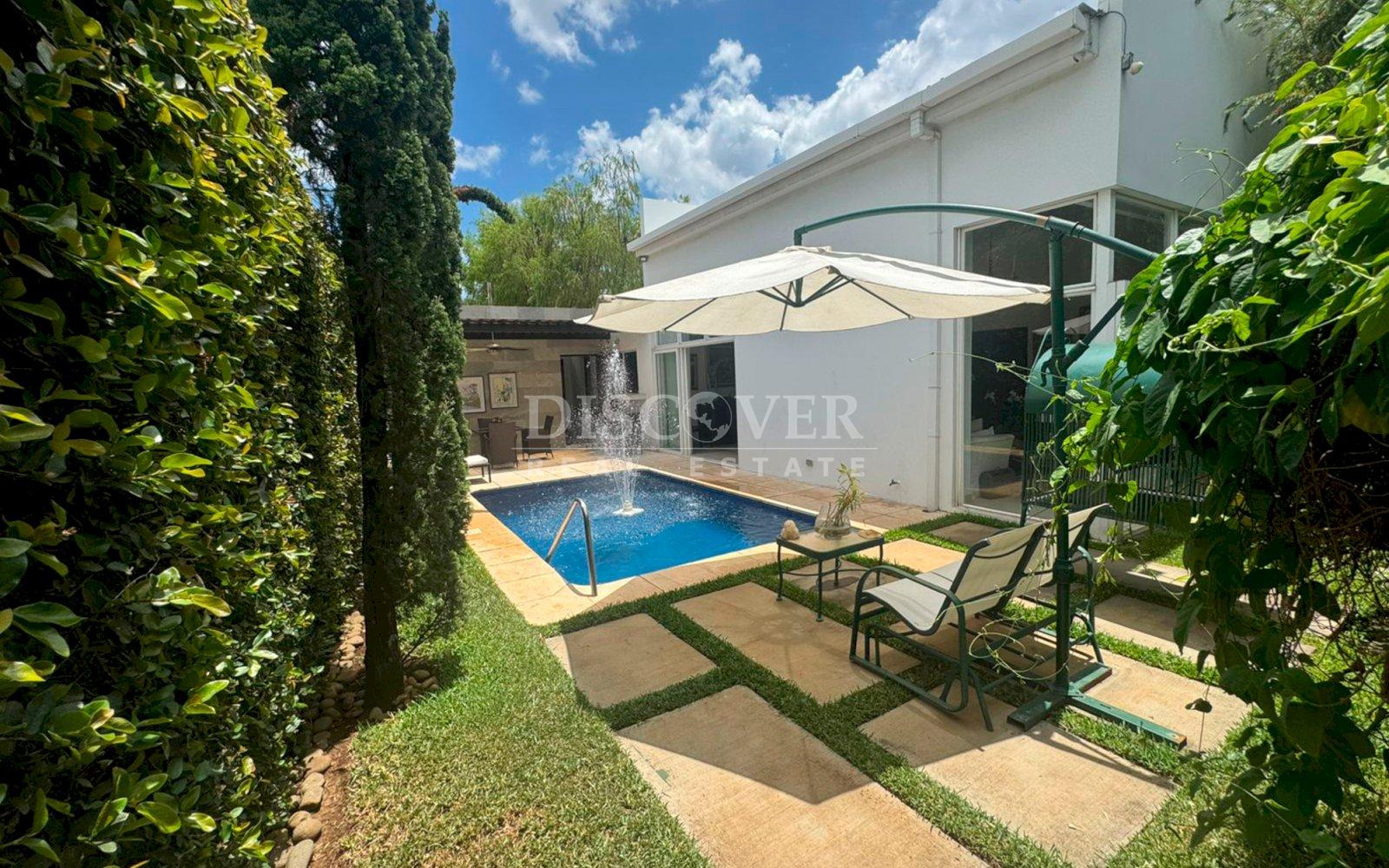  Elegant house with pool in Santo Domingo