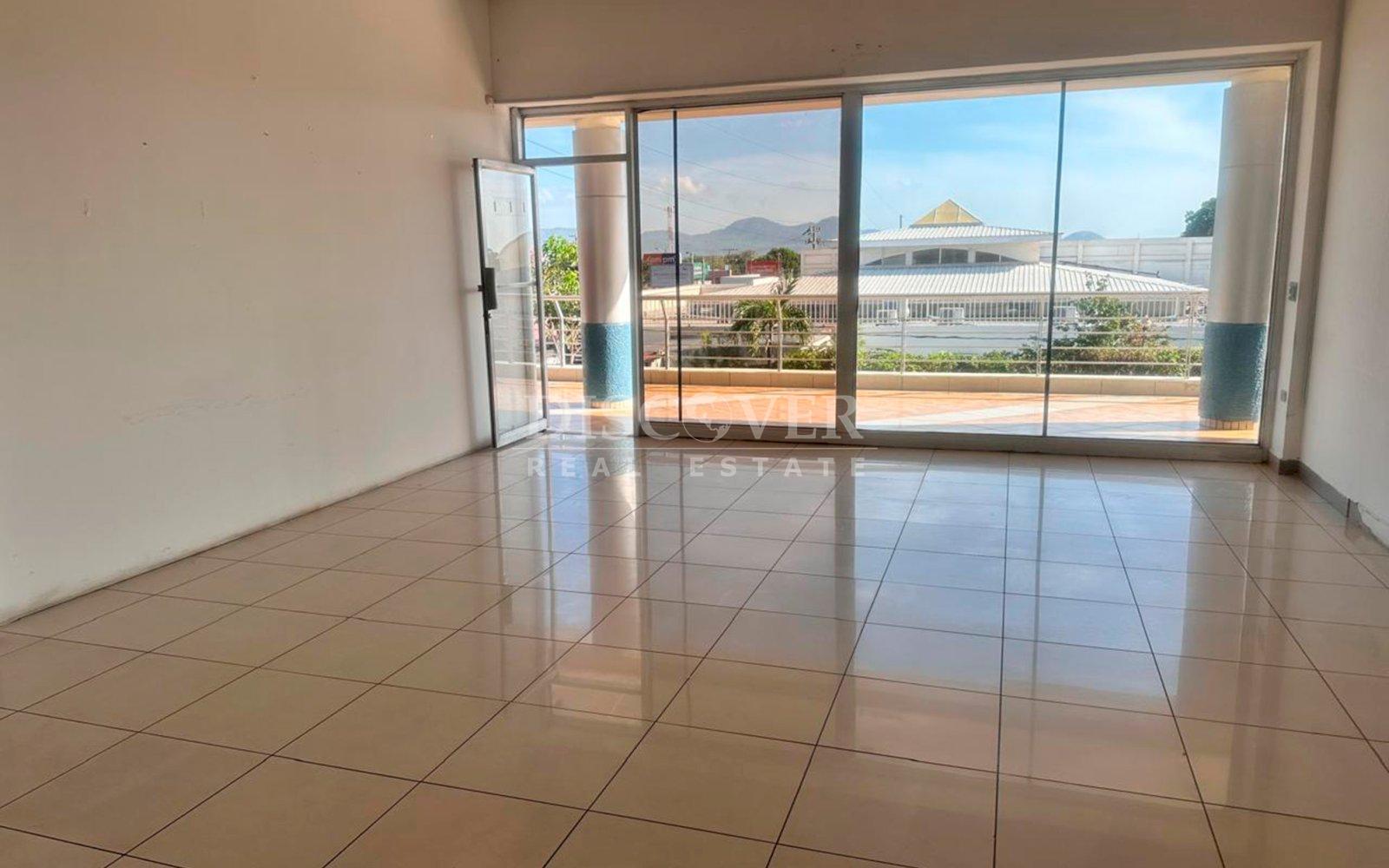  Module for Rent - Excellent Location in Commercial Plaza in Linda Vista