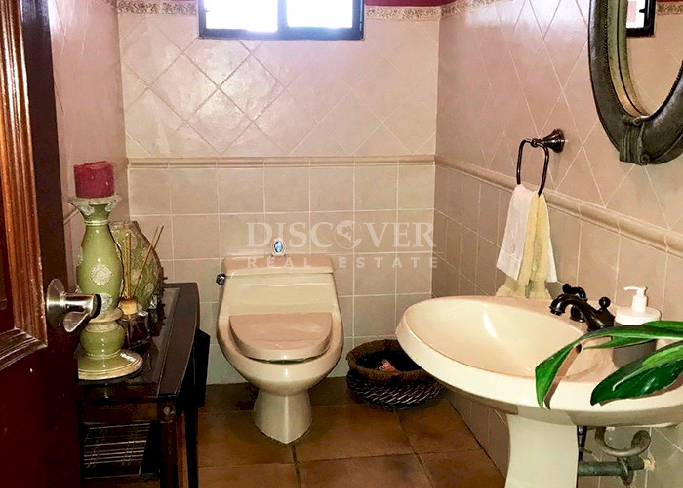  Spacious house for sale in Santo Domingo