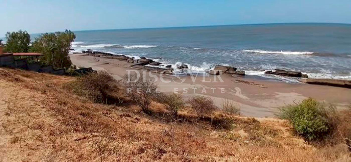  Ocean front lot with ocean view in Casares