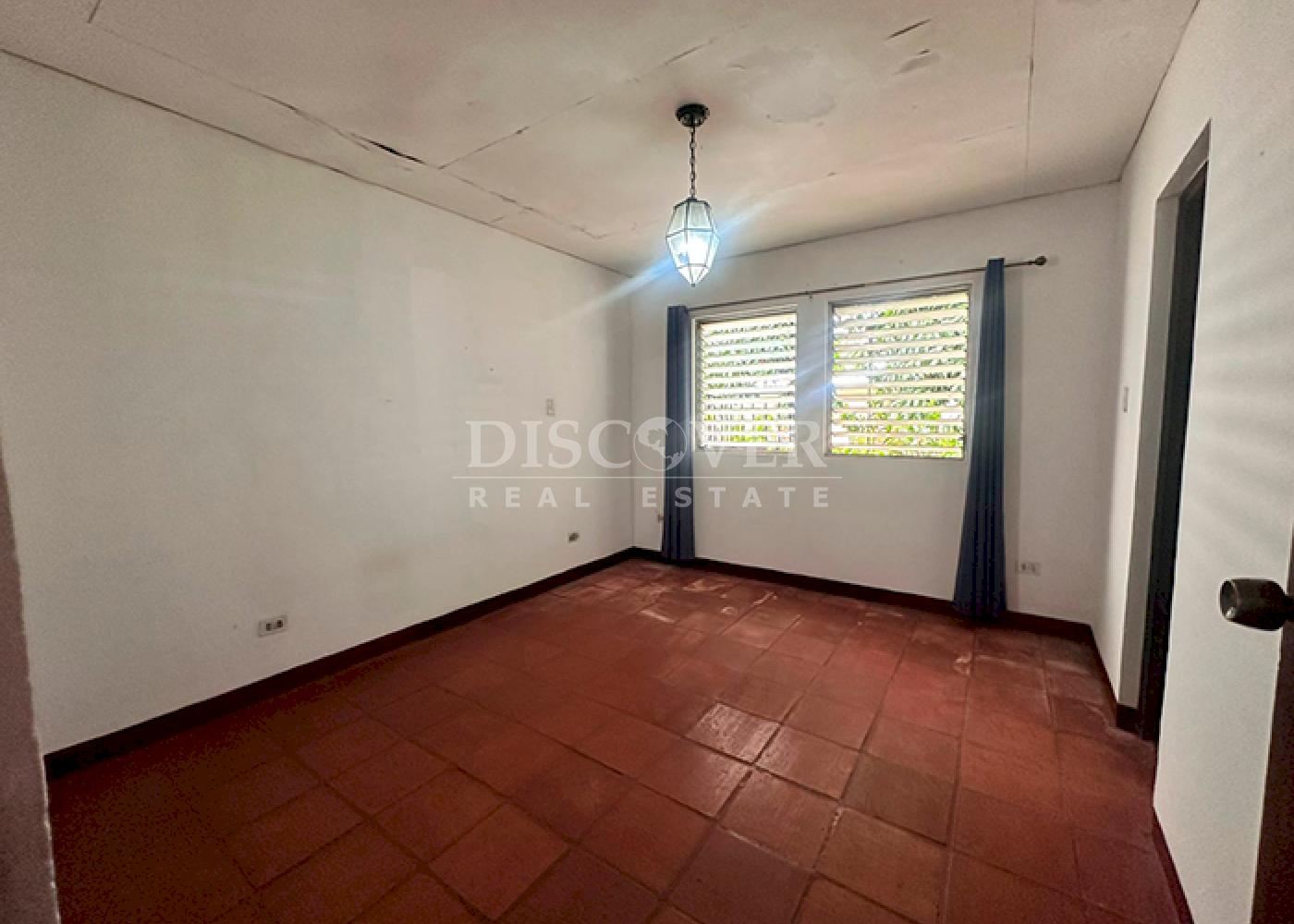  Spacious house for rent in residential area in Carretera Nueva a Leon.