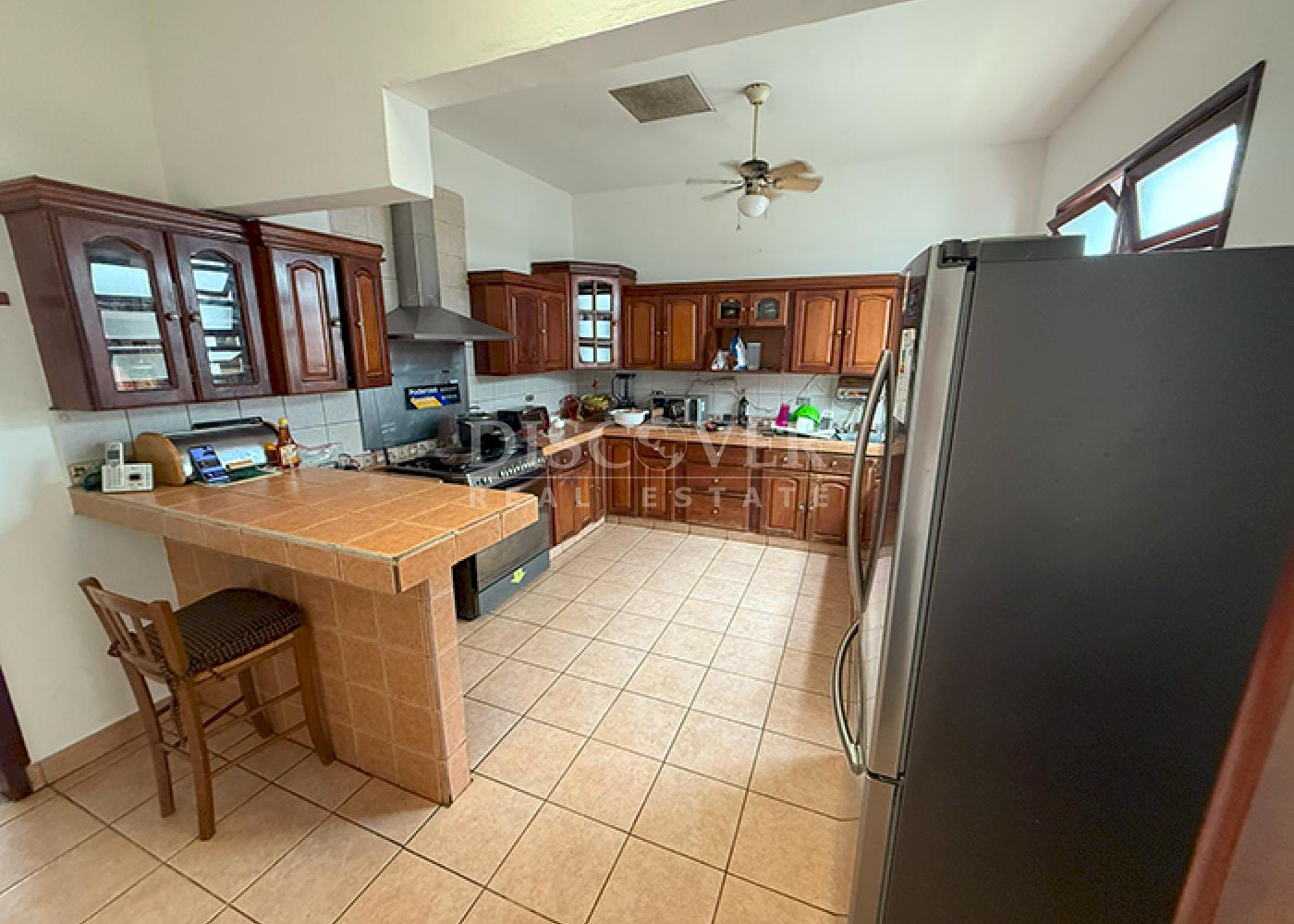  Spacious and Functional Home for Sale in Las Colinas