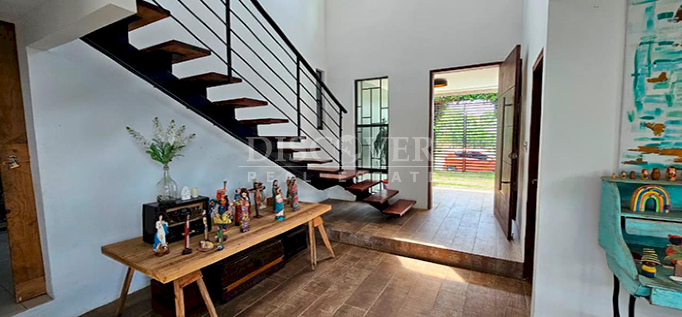  Comfortable house for sale in Las Colinas