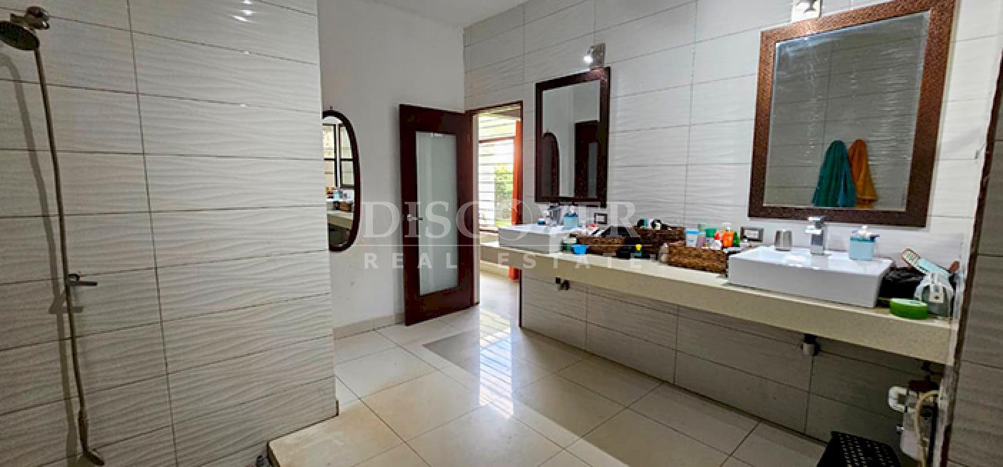  Comfortable house for sale in Las Colinas